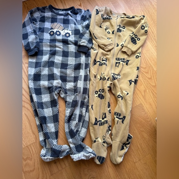 2 Pyjamas, Pekkle 2T Polyester - Picture 1 of 3